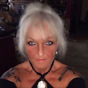 Meet your Posher, Joan